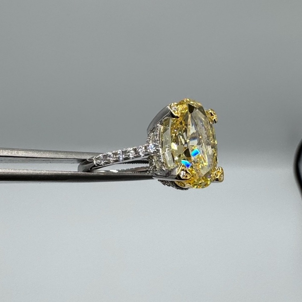 18k 5ct Oval Canary Ring - Picture 6 of 11